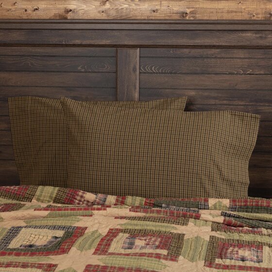 Tea Cabin Green Plaid Standard Pillow Case Set