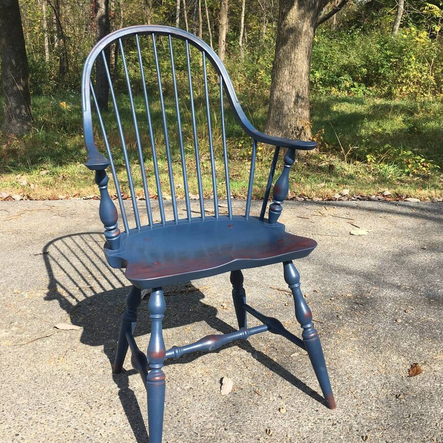 Continuous Arm Chair