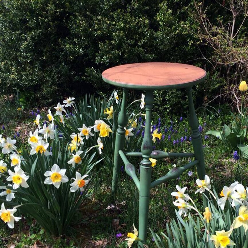 Windsor Candlestand Side Table 16" Top