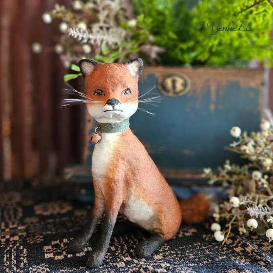Pippy The Fox Sitting - 7"