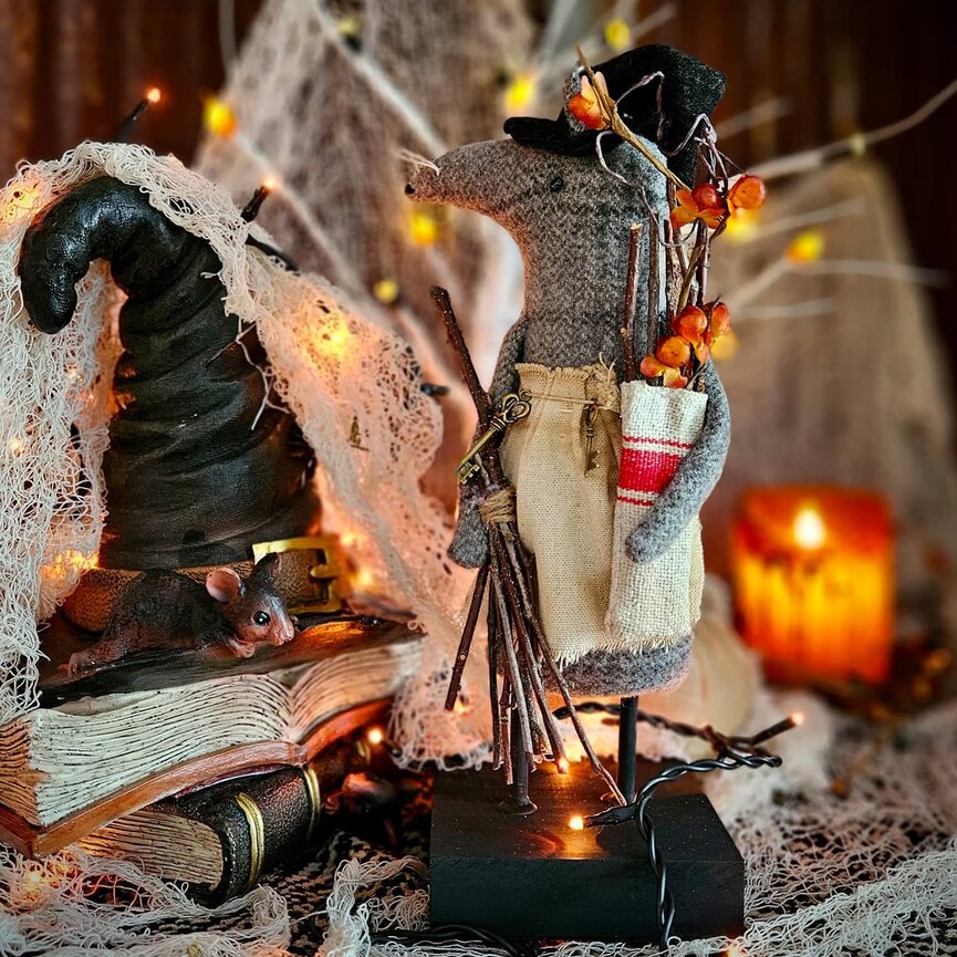 Mouse Witch with Bag of Berry & Sticks - 12"