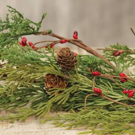 Red Berry Stems Pine Branches Evergreen Christmas Berries Décor 8 PCS  Artificial Pine Cones Branch Craft Wreath Pick & Winter Holiday Floral Picks  Holly Stem for Decoration DIY Garland Crafts 
