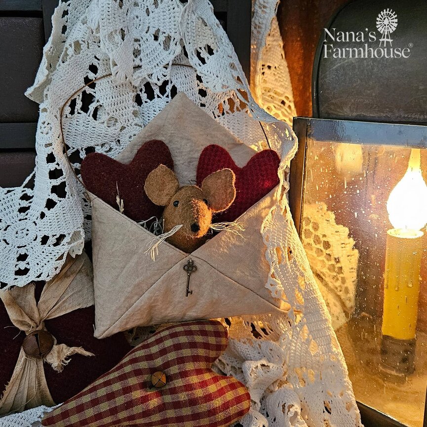 Mouse In Hanging Envelope with Hearts - 8" x 6"