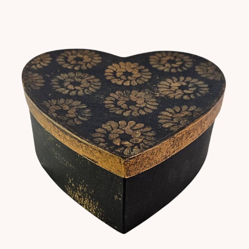 Heart Box Round Floral Design in Black with Lid - 7.5" x 3"
