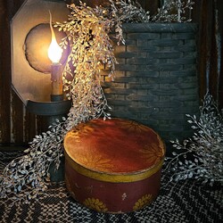 Round Box with Lid Floral Red - 7.5"