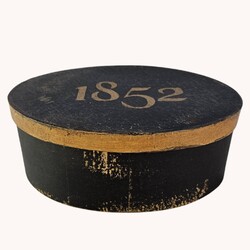 Oval Box with Lid 1852 Black - 7.5"
