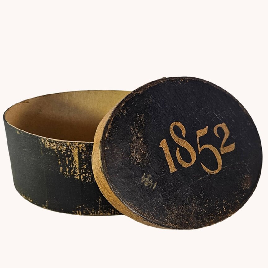 Oval Box with Lid 1852 Black - 7.5" x 5" x 3"
