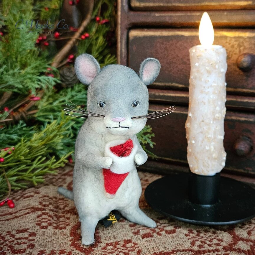 Mouse with Santa Hat Gray - 4.5"