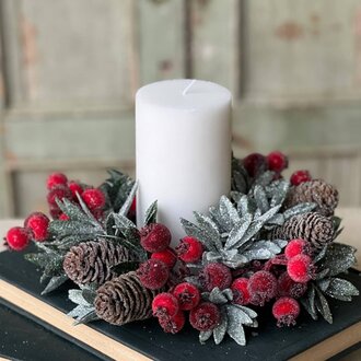 Sugar Laurel Candle Ring 9 Dia 4 Inner
