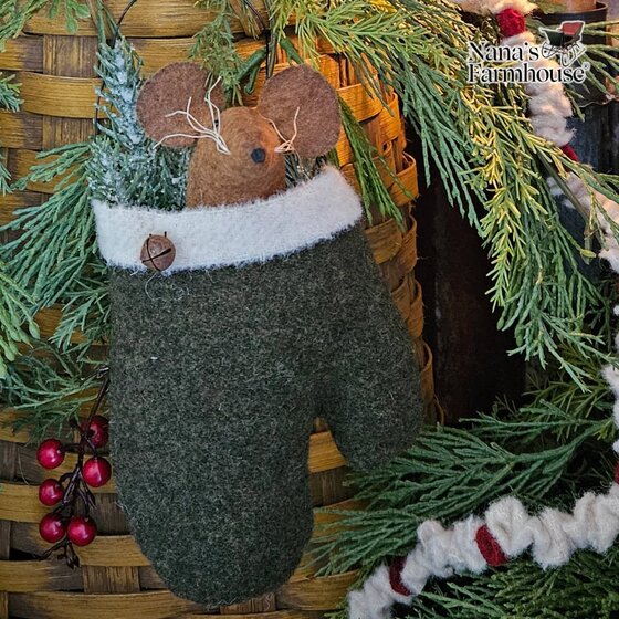 Mouse In Green Mitten Wire Hanger Ornament