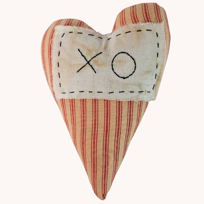 XO Heart Bowl Filler Pillow - 9"