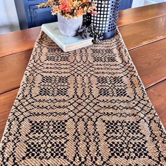 Nantucket Mustard Black Short Runner