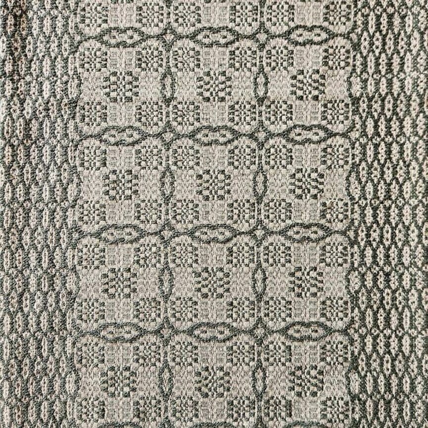 Saratoga Green Linen Short Runner - 14" x 32"