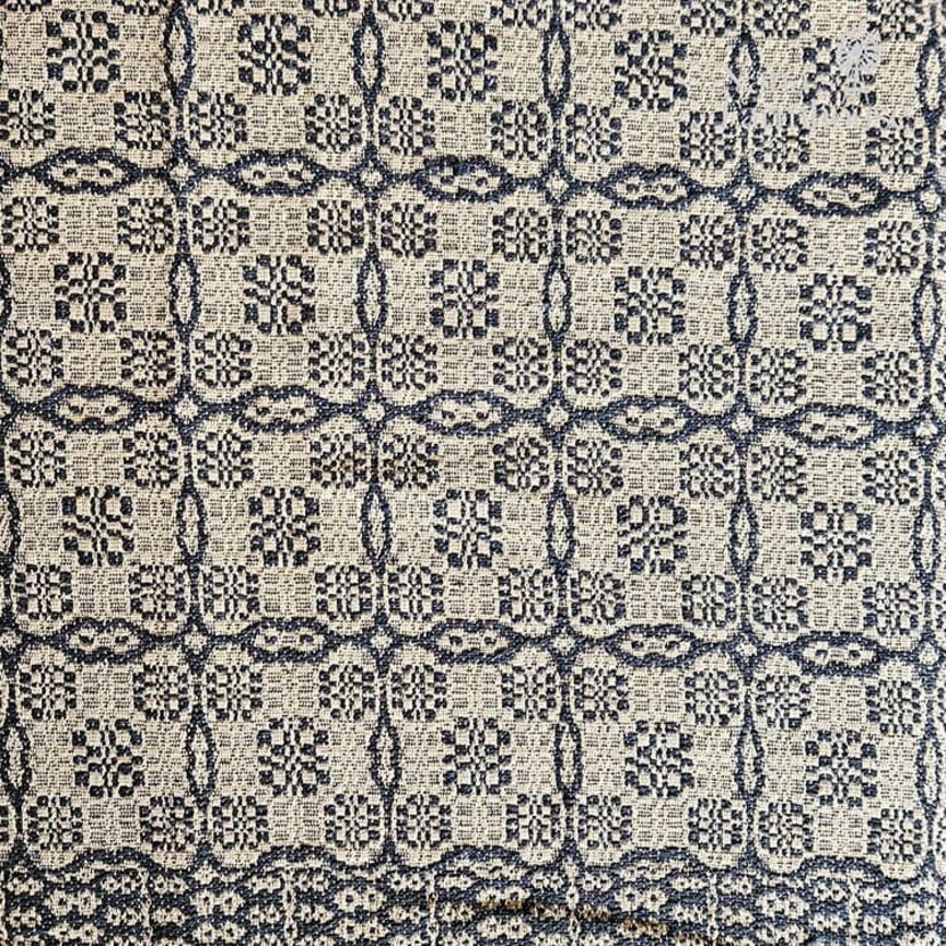 Pine Creek Saratoga Black over Tan Table Square - 52"
