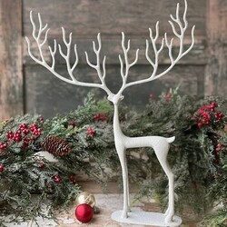 Illustrious Caribou - 25" x 19.5" x 8.5"