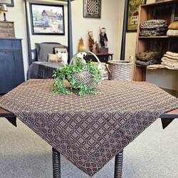 Pine Creek Smithfield Mustard Pumpkin Black Table Square - 52"