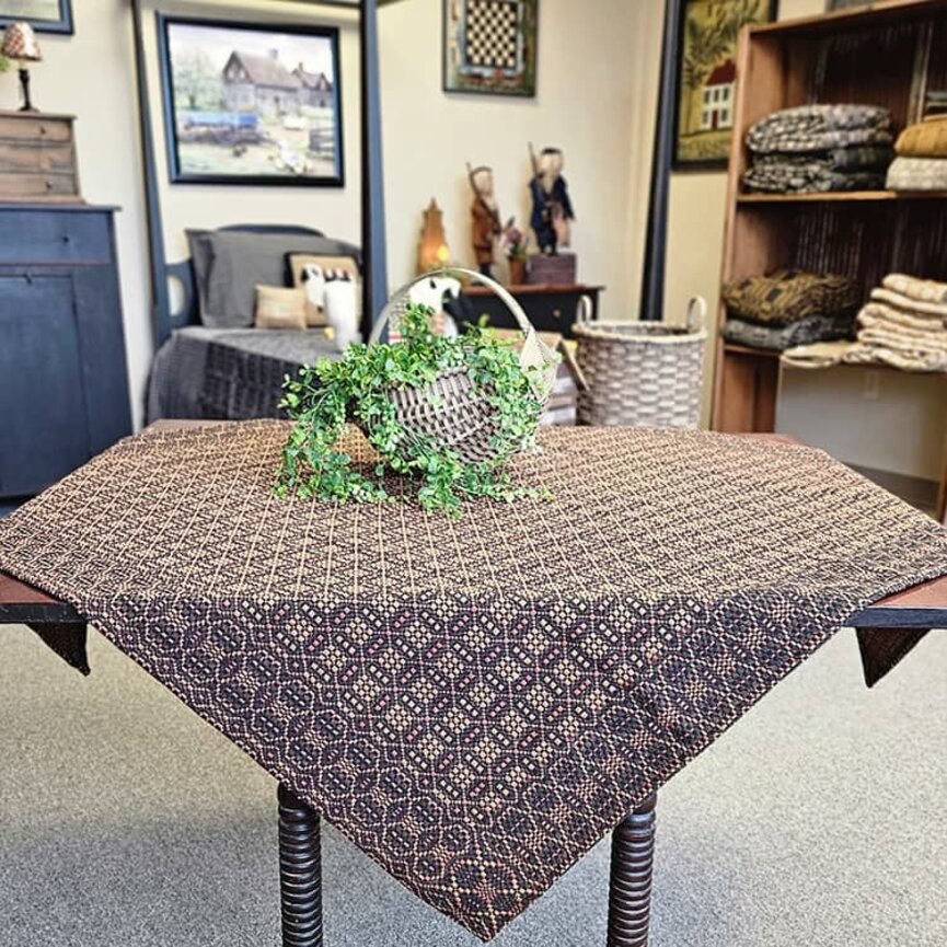 Pine Creek Smithfield Mustard Pumpkin Black Table Square - 52"
