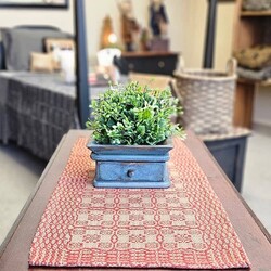 Saratoga Short Runner Red Tan - 14" x 32"