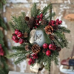 Bluster Berry Greens Candle Ring - 11 " x 4.5"