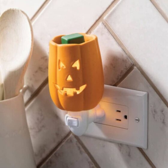 Jack O' Lantern Pluggable Warmer