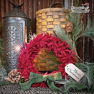 Seeded Strawberry Gallaway Girl Bow Wool Felt Wreath