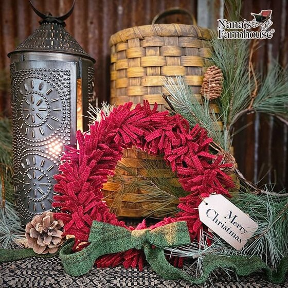 Seeded Strawberry Gallaway Girl Bow Wool Felt Wreath