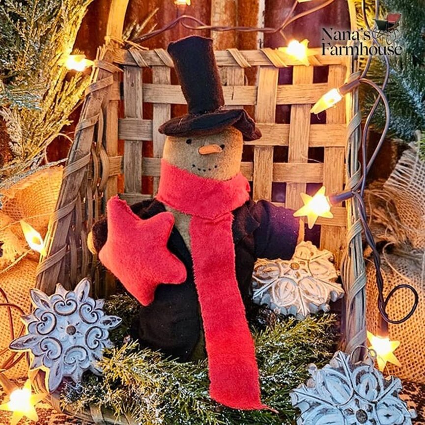 Willie Snowman Black Robe Red Star Weighted Base - 10"