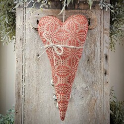 Wickford Coverlet Heart in Red and Tan - 12" x 5"