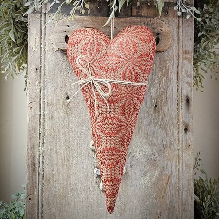 Wickford Coverlet Heart in Red and Tan - 12"