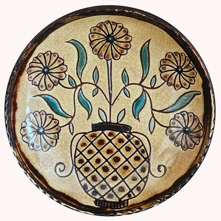Round Vase W/Vines & 5 Flowers Round Plate