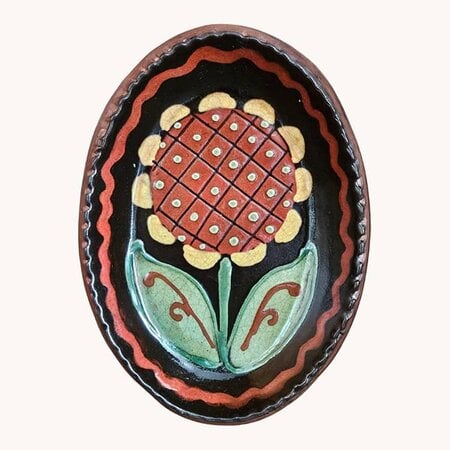 Round Flower with Black Background Oval Plate