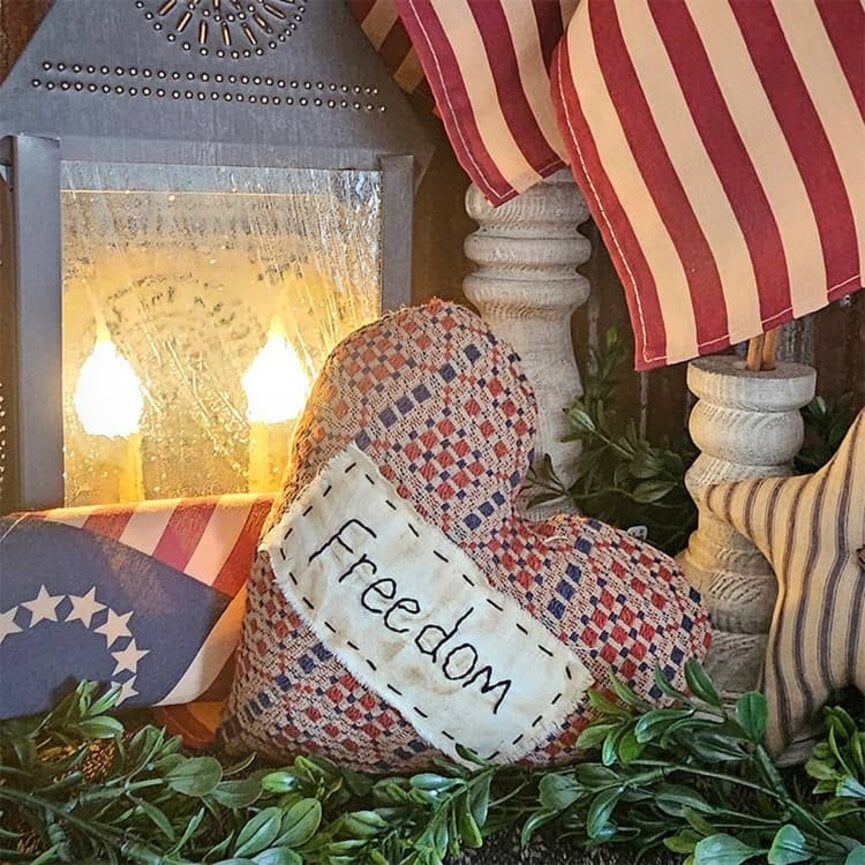 Freedom Coverlet & Muslin Heart - 7" x 7.5"