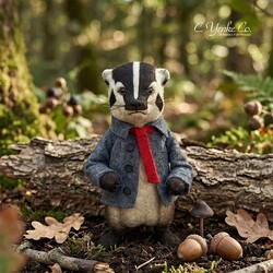 Bobby The Badger Blue Coat - 8.5"