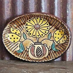 Smith Redware Three Flowers In Vase Oval Plate - 6.5 "