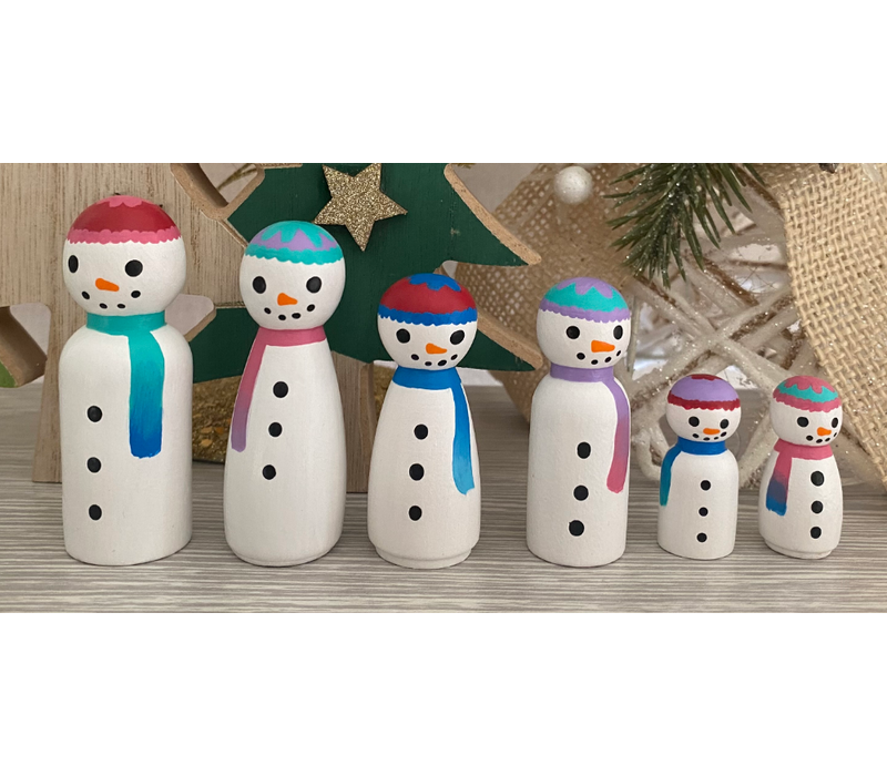 Snow Family Peg Doll Set