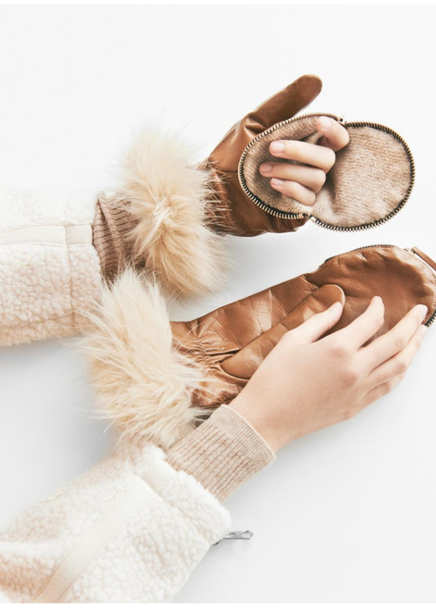 Carolina Amato Zipper Mittens