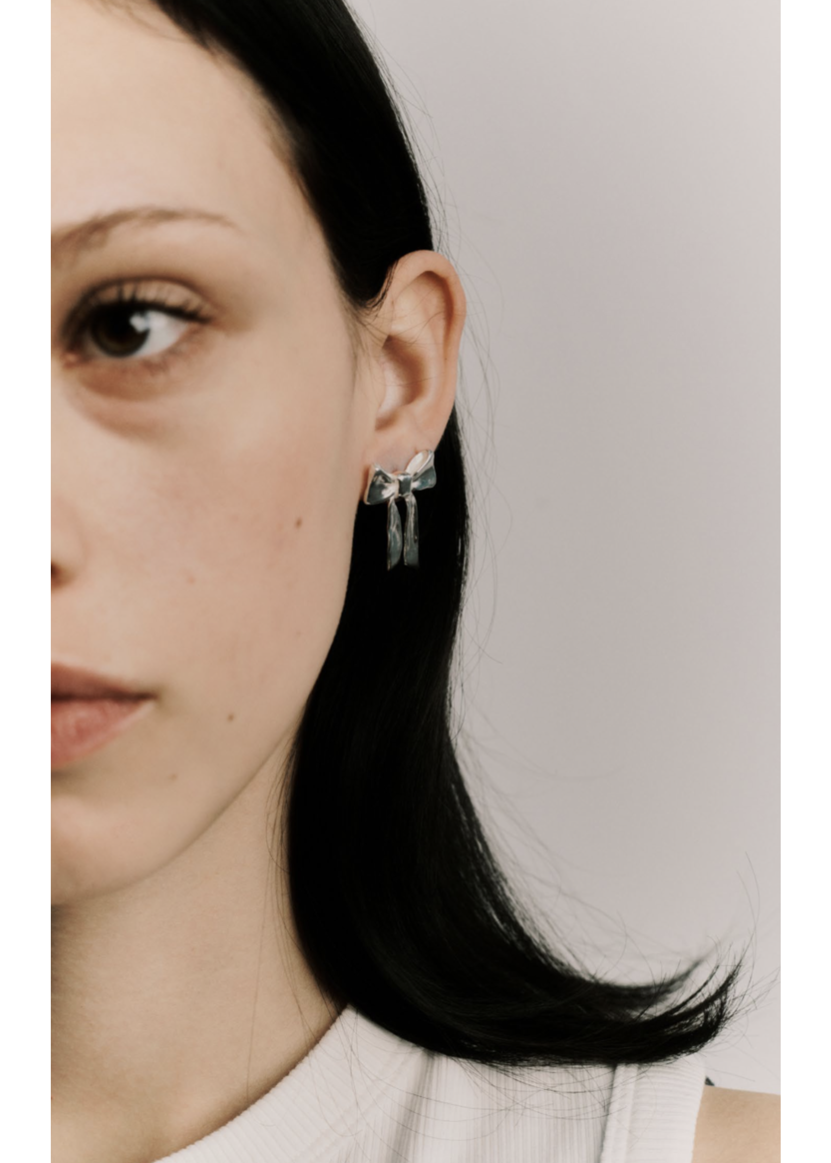 Wolf Circus Bow Stud Earring