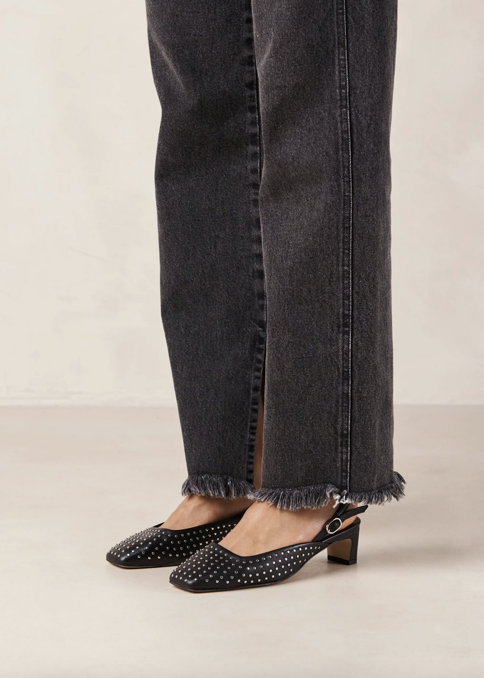 Aloha Lindy Studs Leather Pumps