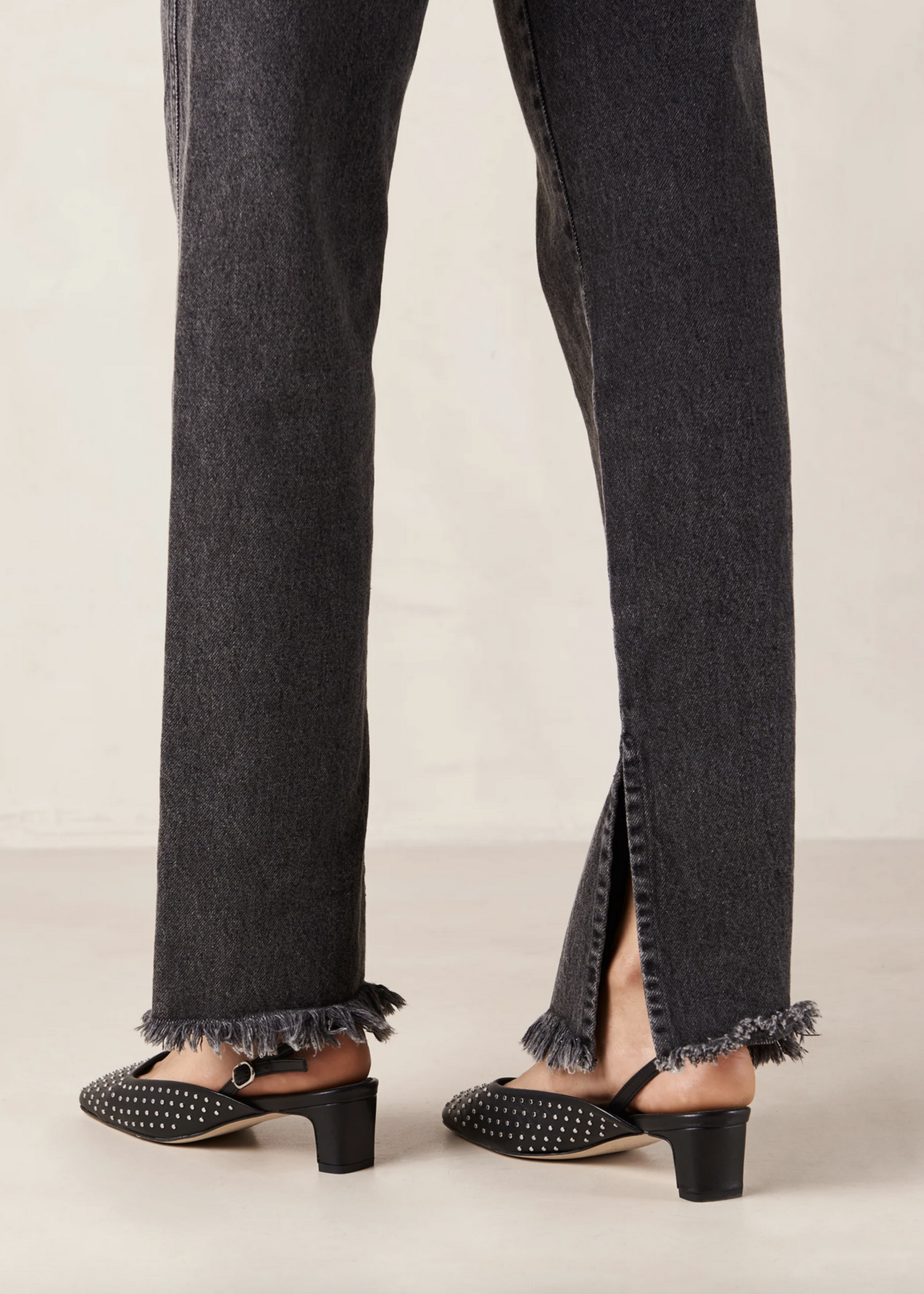 Aloha Lindy Studs Leather Pumps