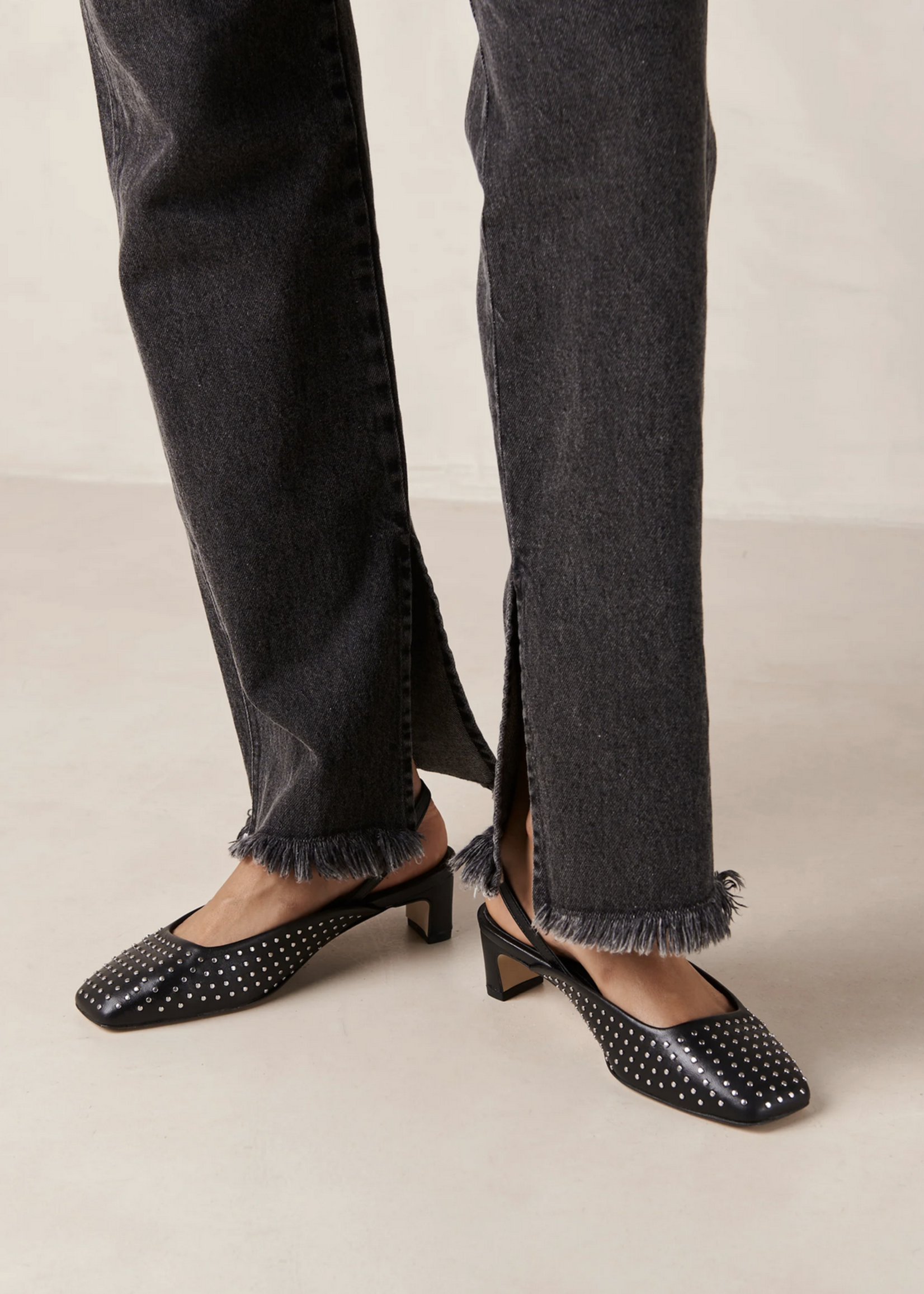 Aloha Lindy Studs Leather Pumps