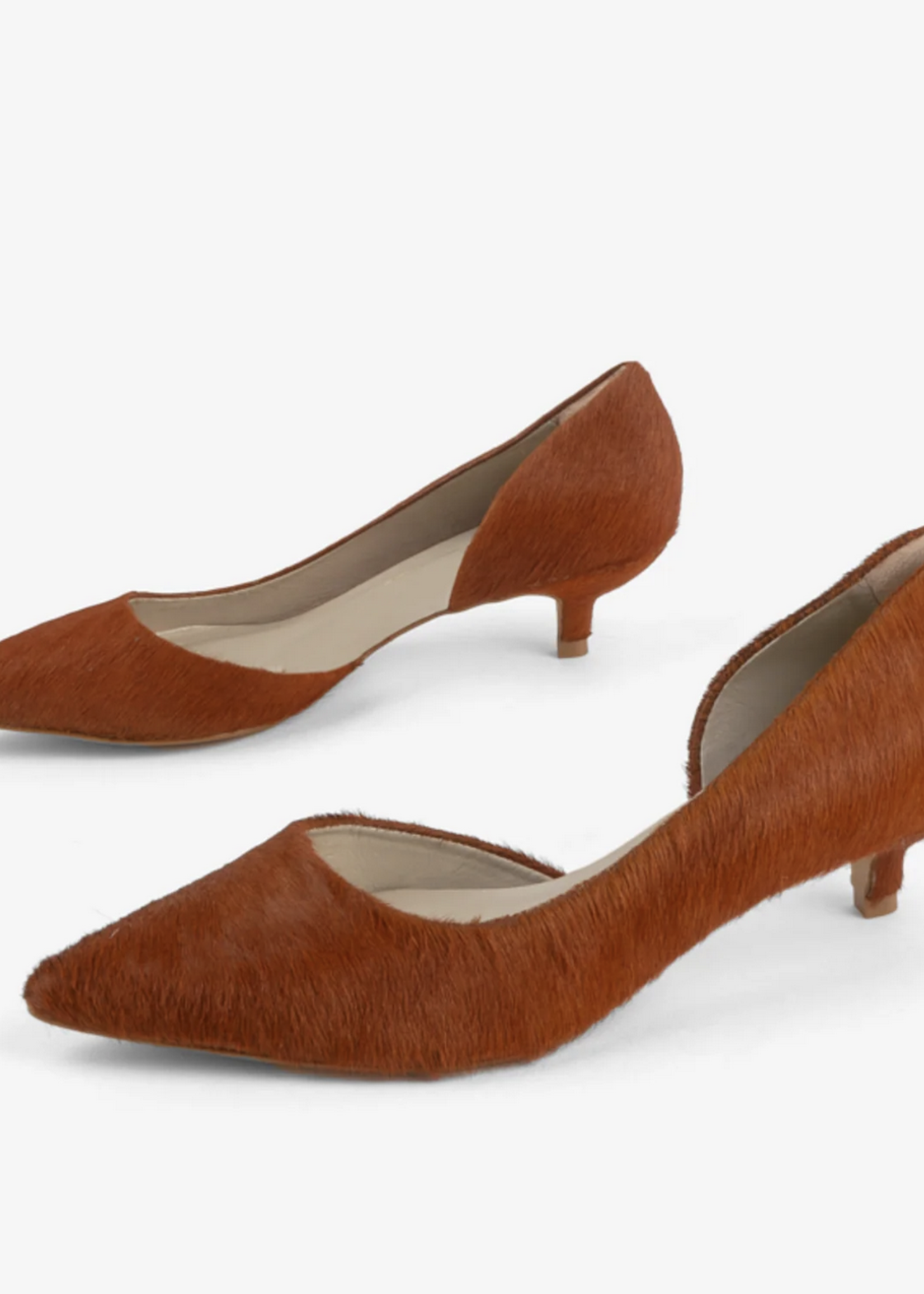 Intentionally Blank Costa Kitten Heel