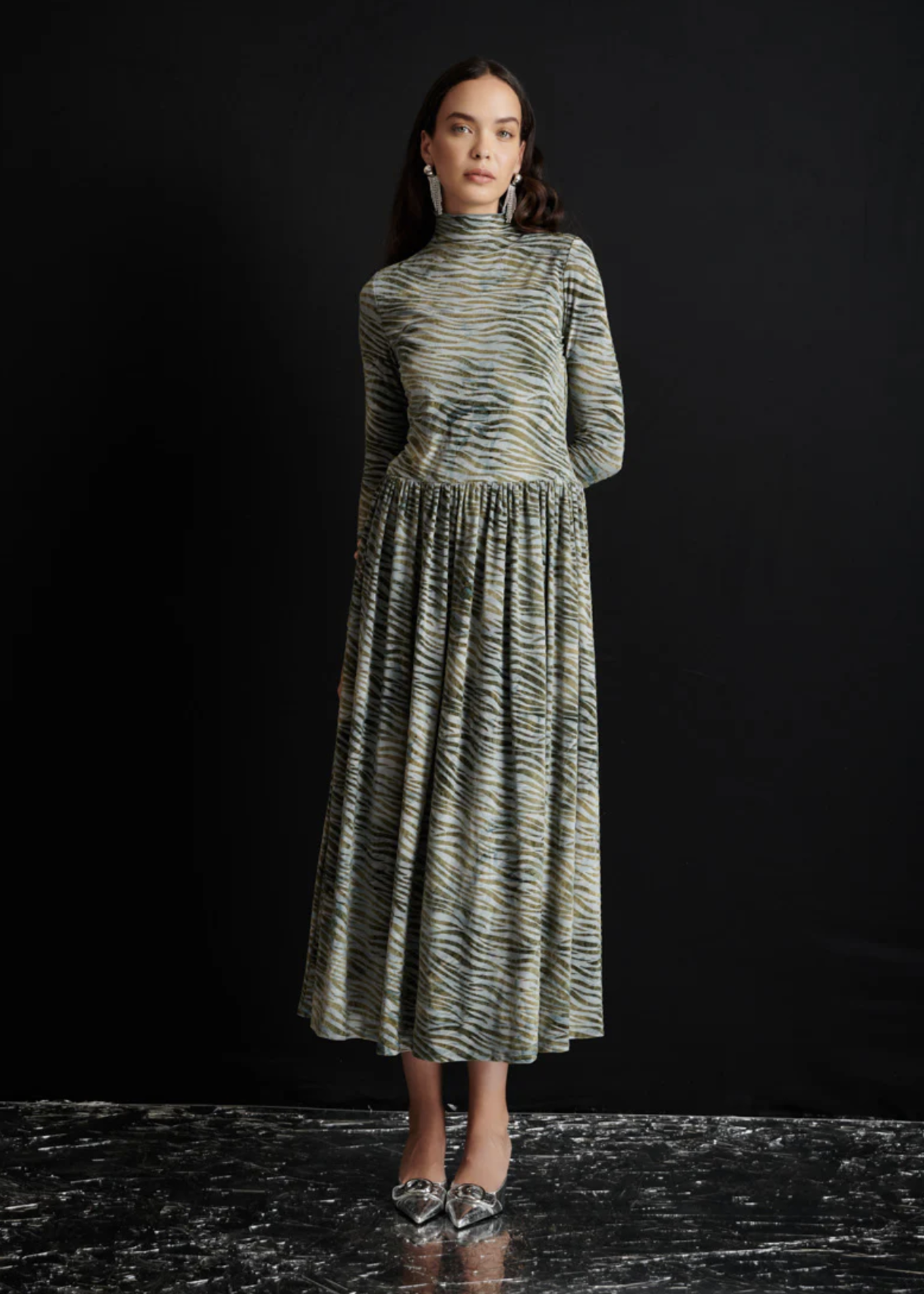 Ghospell Bria Zebra Midi Dress