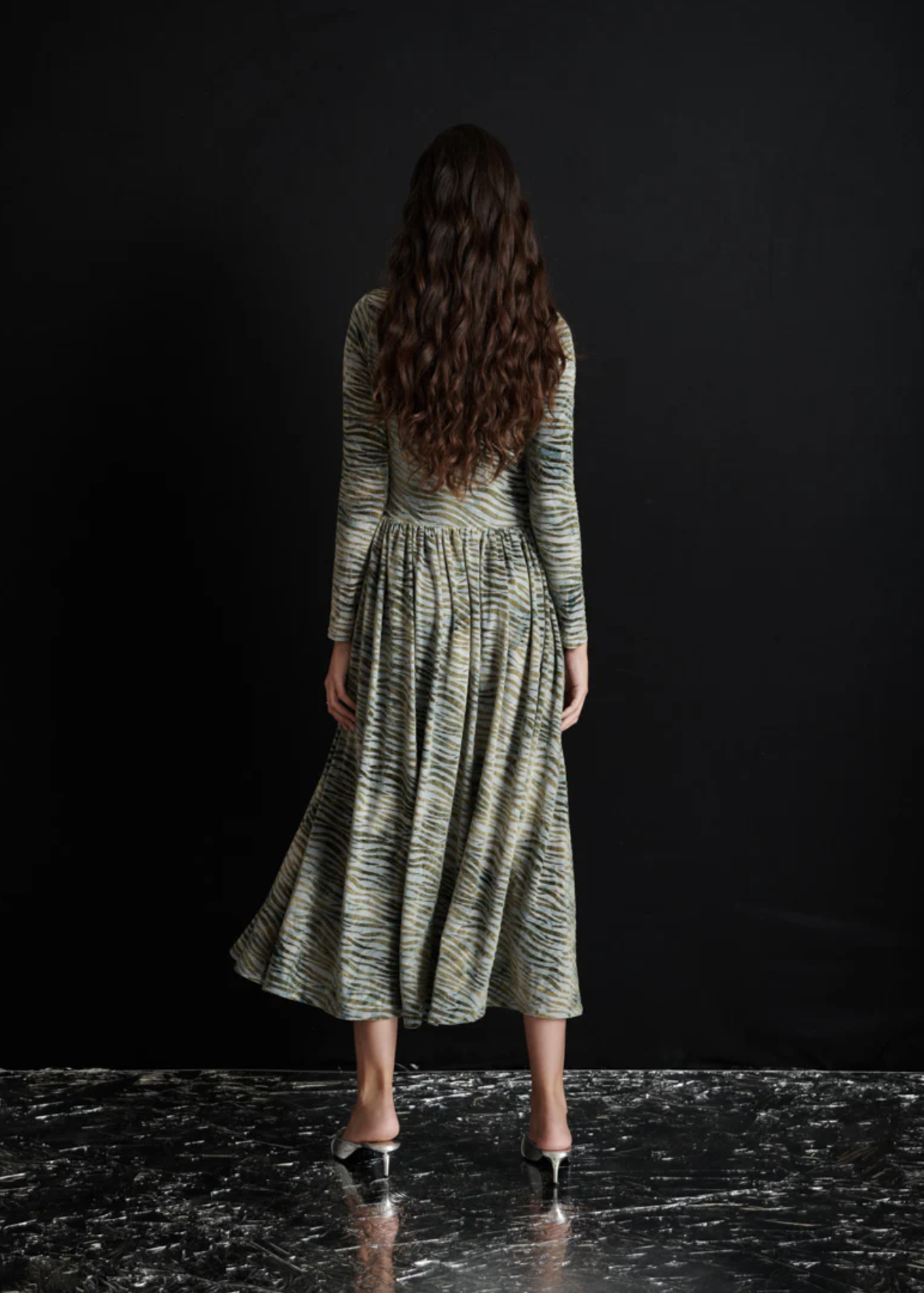 Ghospell Bria Zebra Midi Dress