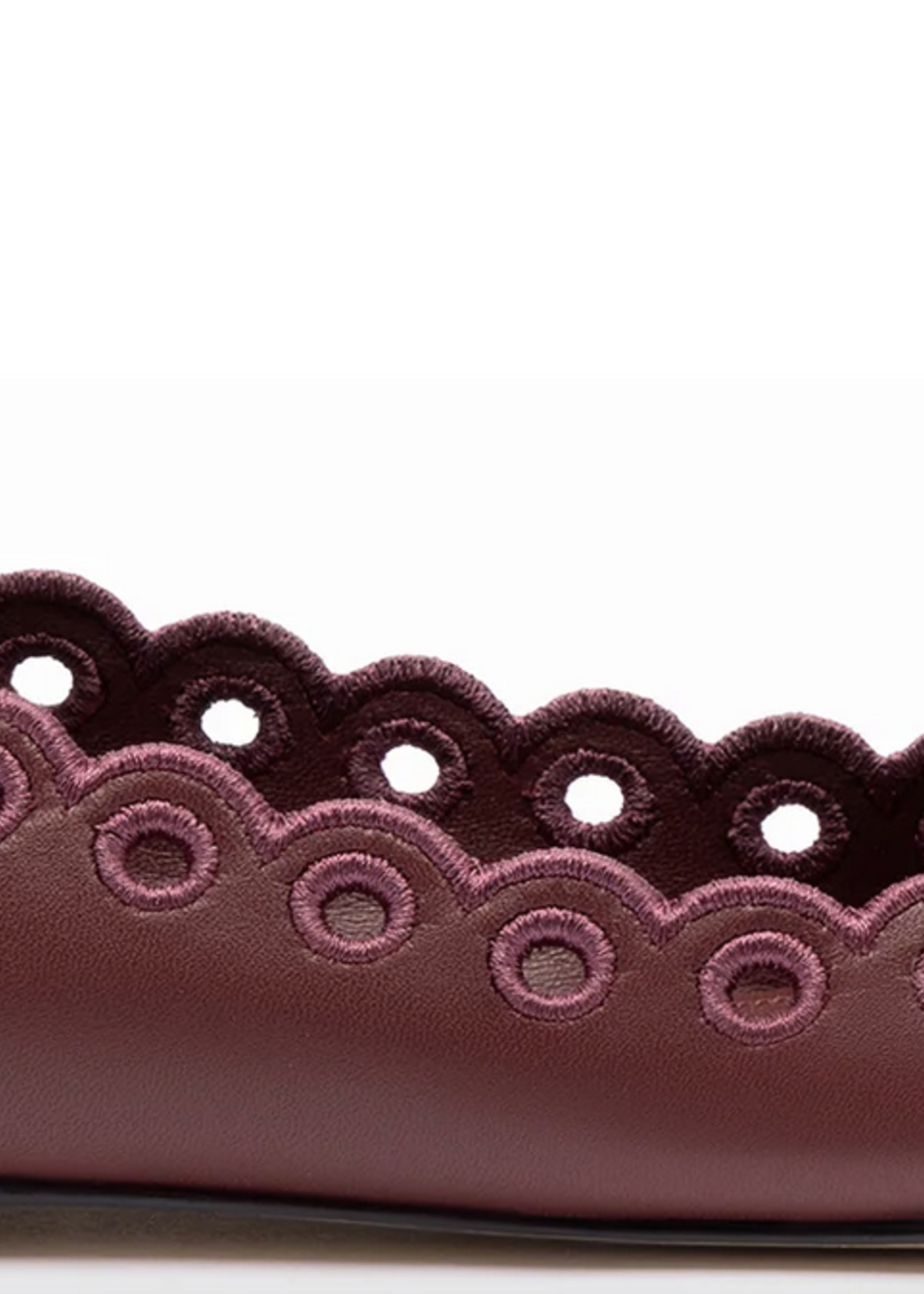 Larroude Meghan Broderie Flat