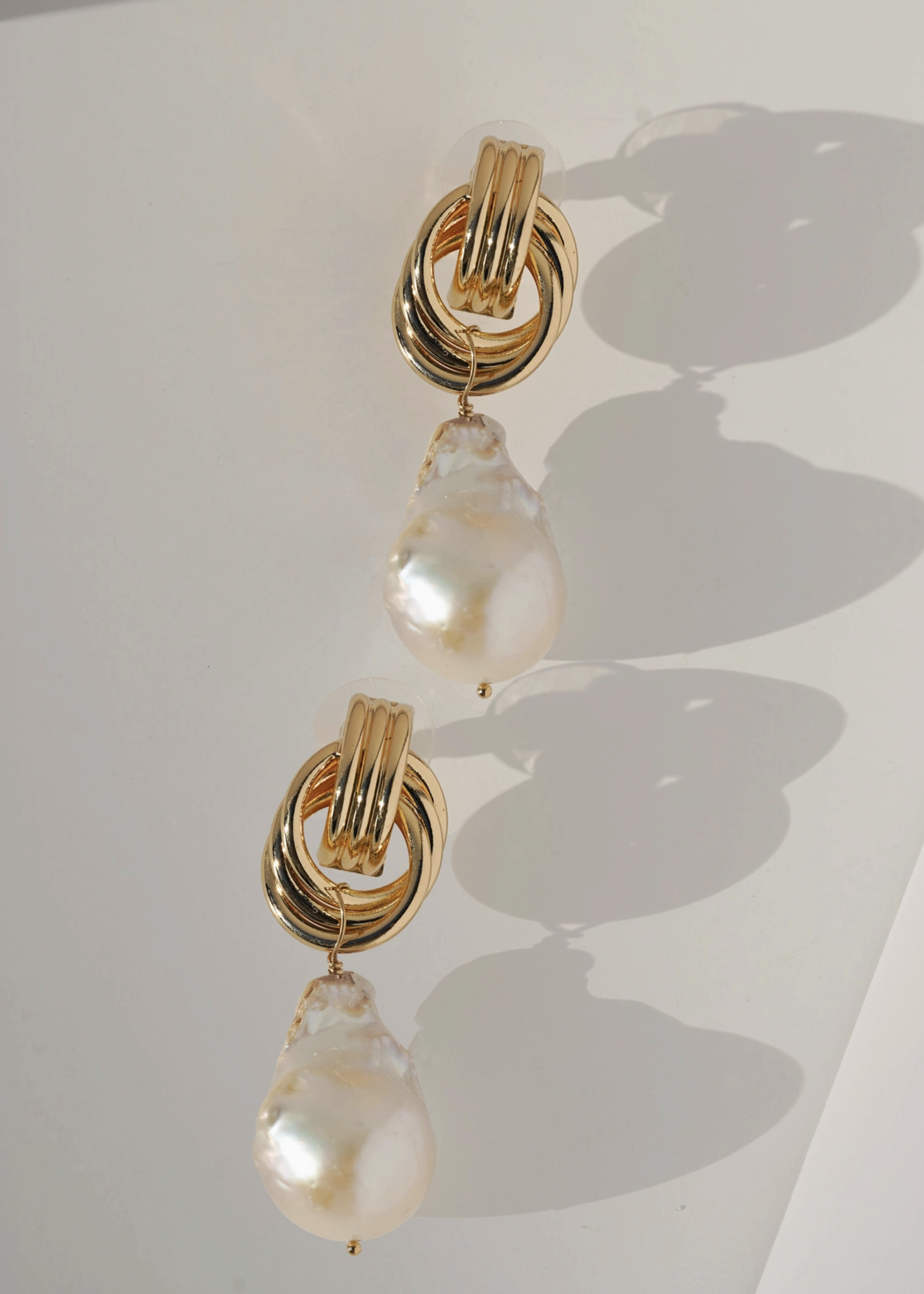 KOZAKH Nicole Vegan Pearl Earrings