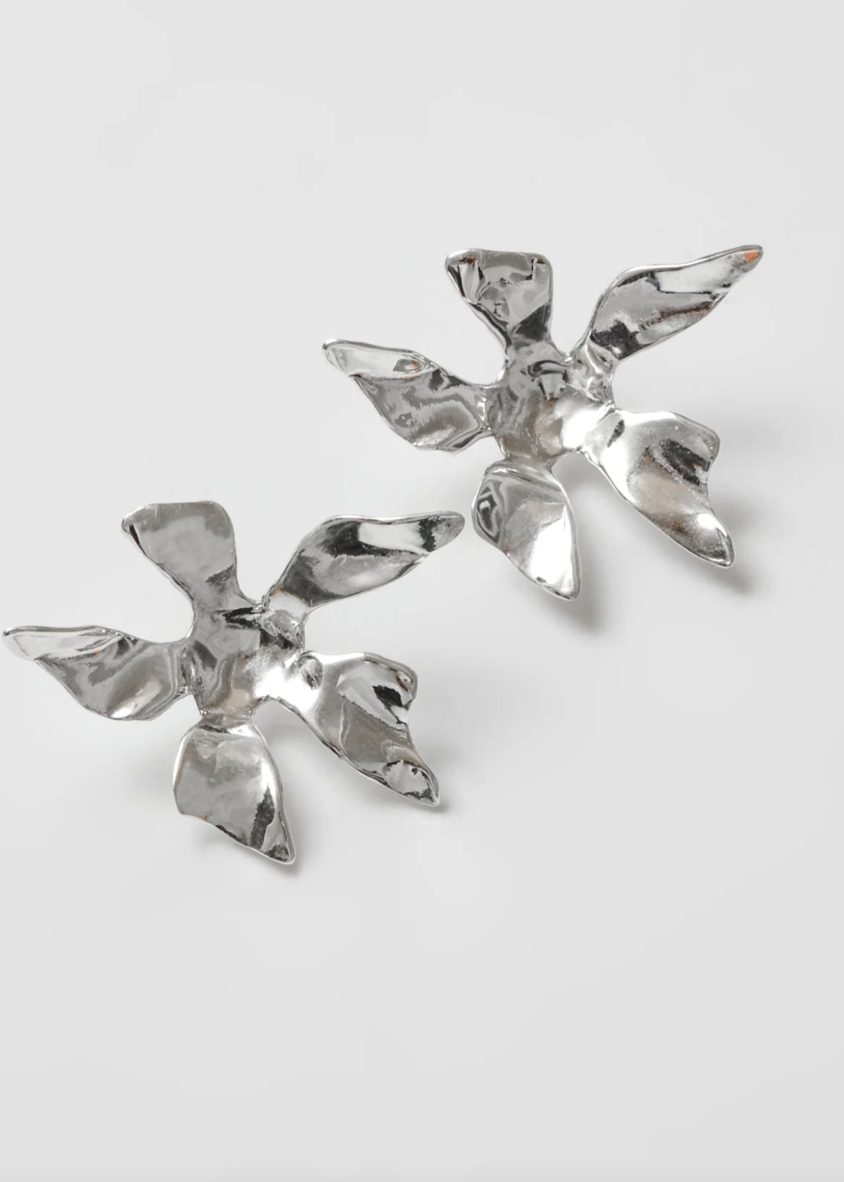 Wolf Circus Flower Stud Earrings
