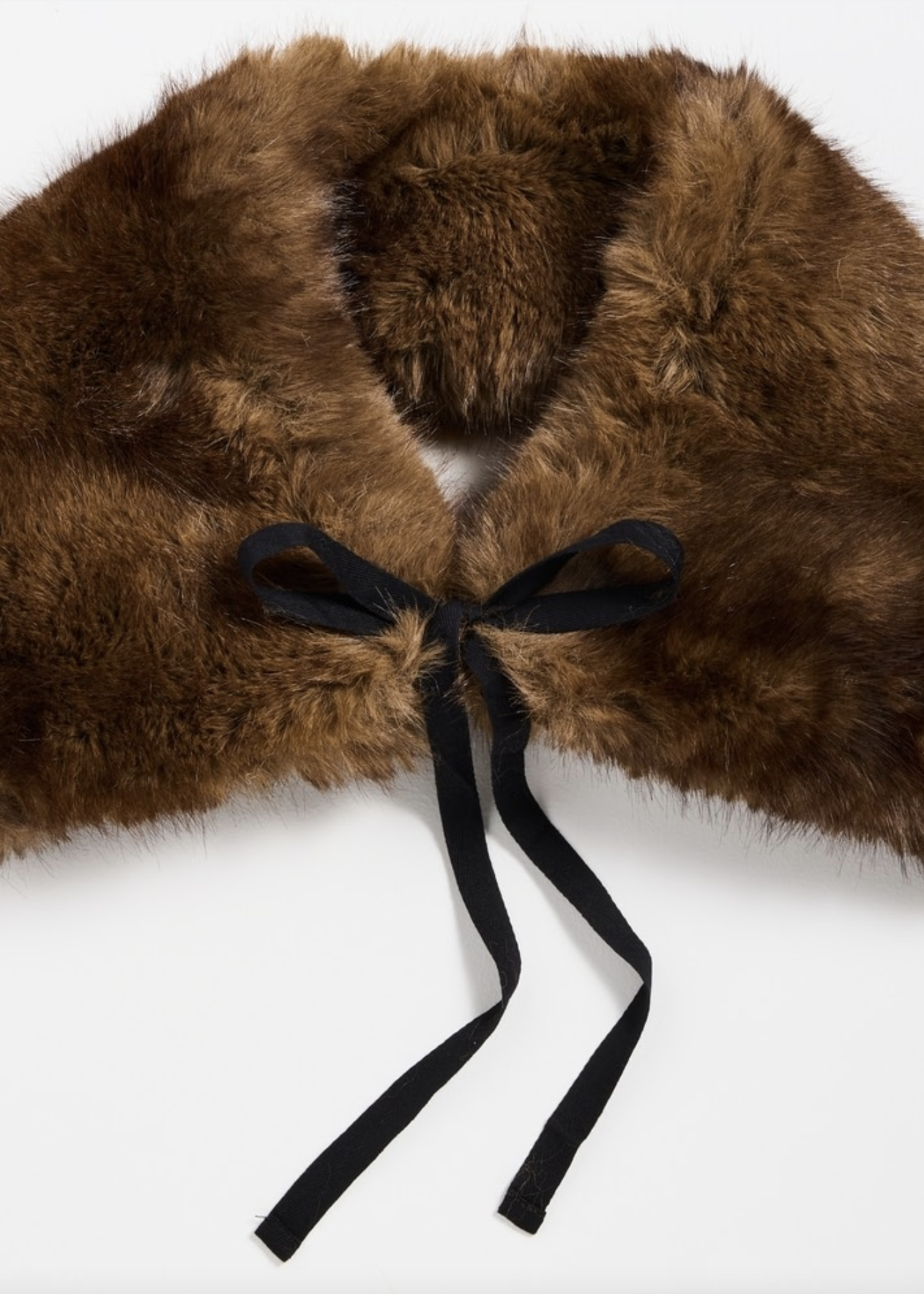 Apparis Eliza Collar