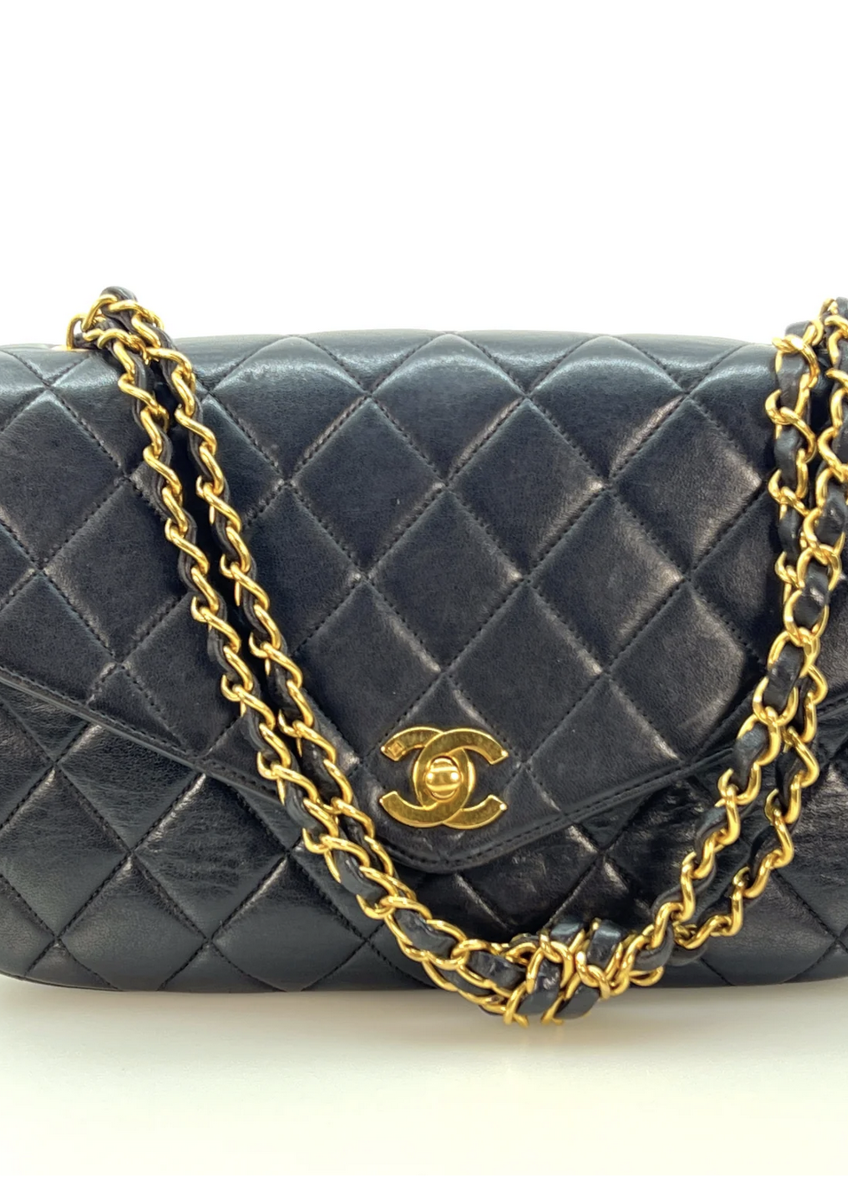 CHANEL Vintage Knotted Shoulder Bag