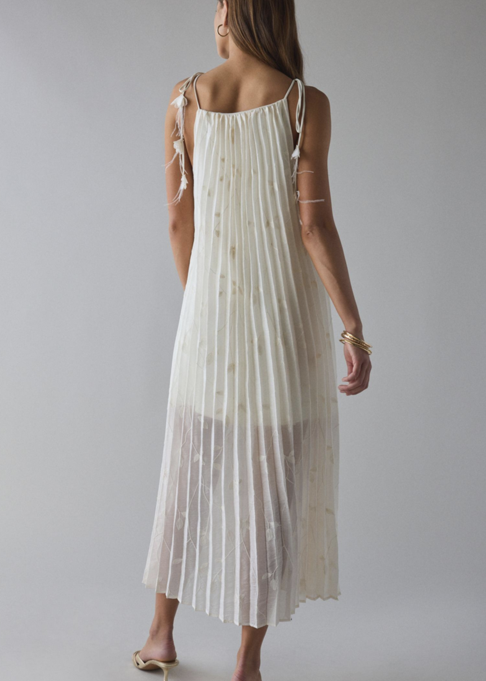 En Saison Embroidery Maxi Dress