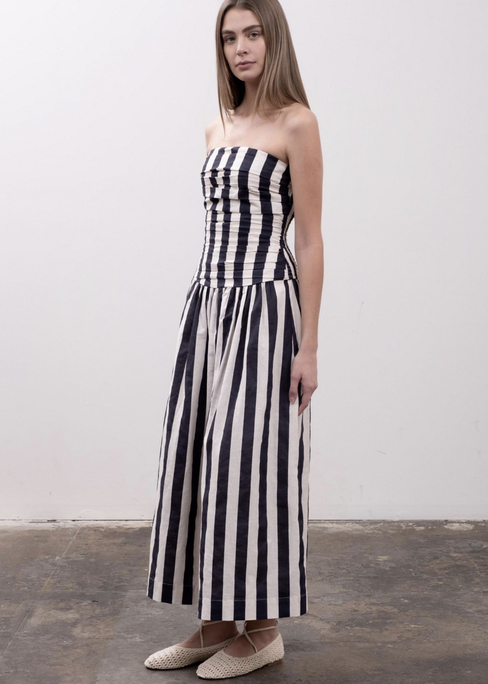 Moon River Strapless Striped Midi Dress